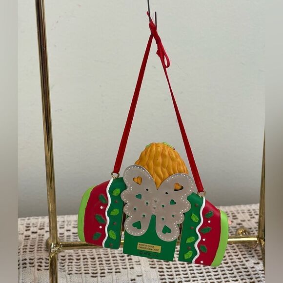 Carlton Cards New Home 2001 Angel Christmas Ornament || Vintage ornament - Picture 4 of 11